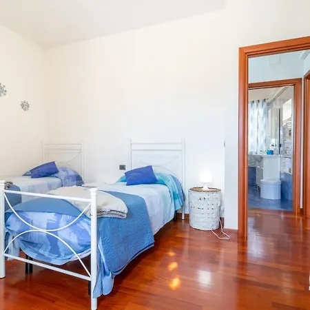 Acquamarina Lägenhet